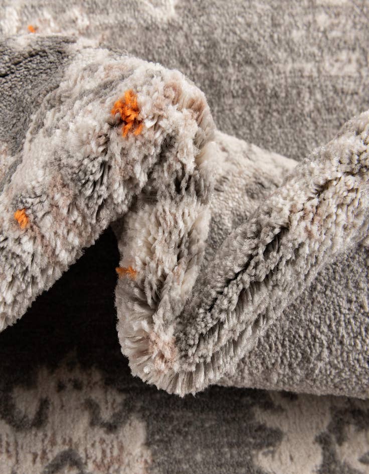 Detail image of 4' x 5' 7 Modern Classical Rug