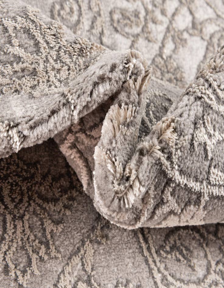 Detail image of 5' 3 x 7' 7 Modern Classical Rug