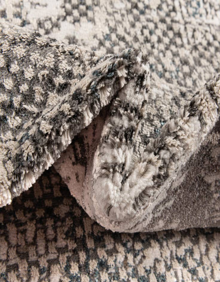 Detail image of 5' 3 x 7' 7 Modern Classical Rug