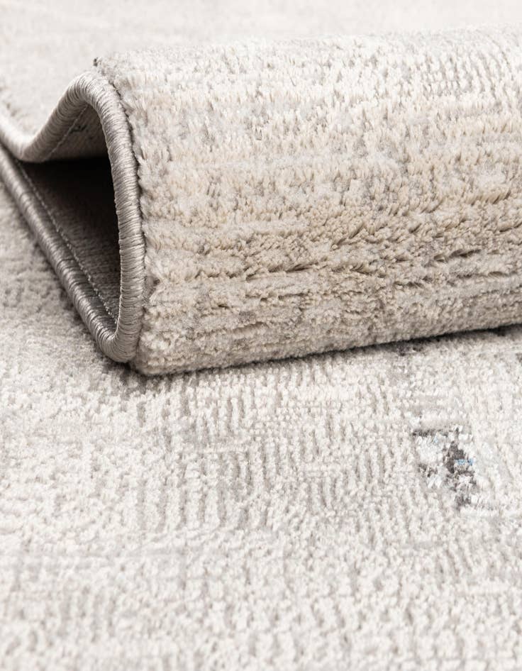 Detail image of 5' 3 x 7' 7 Modern Classical Rug