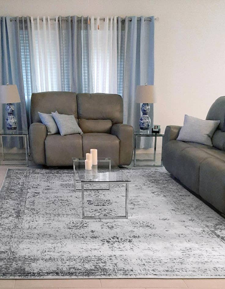 Detail image of 5' x 8' Monte Carlo Rug