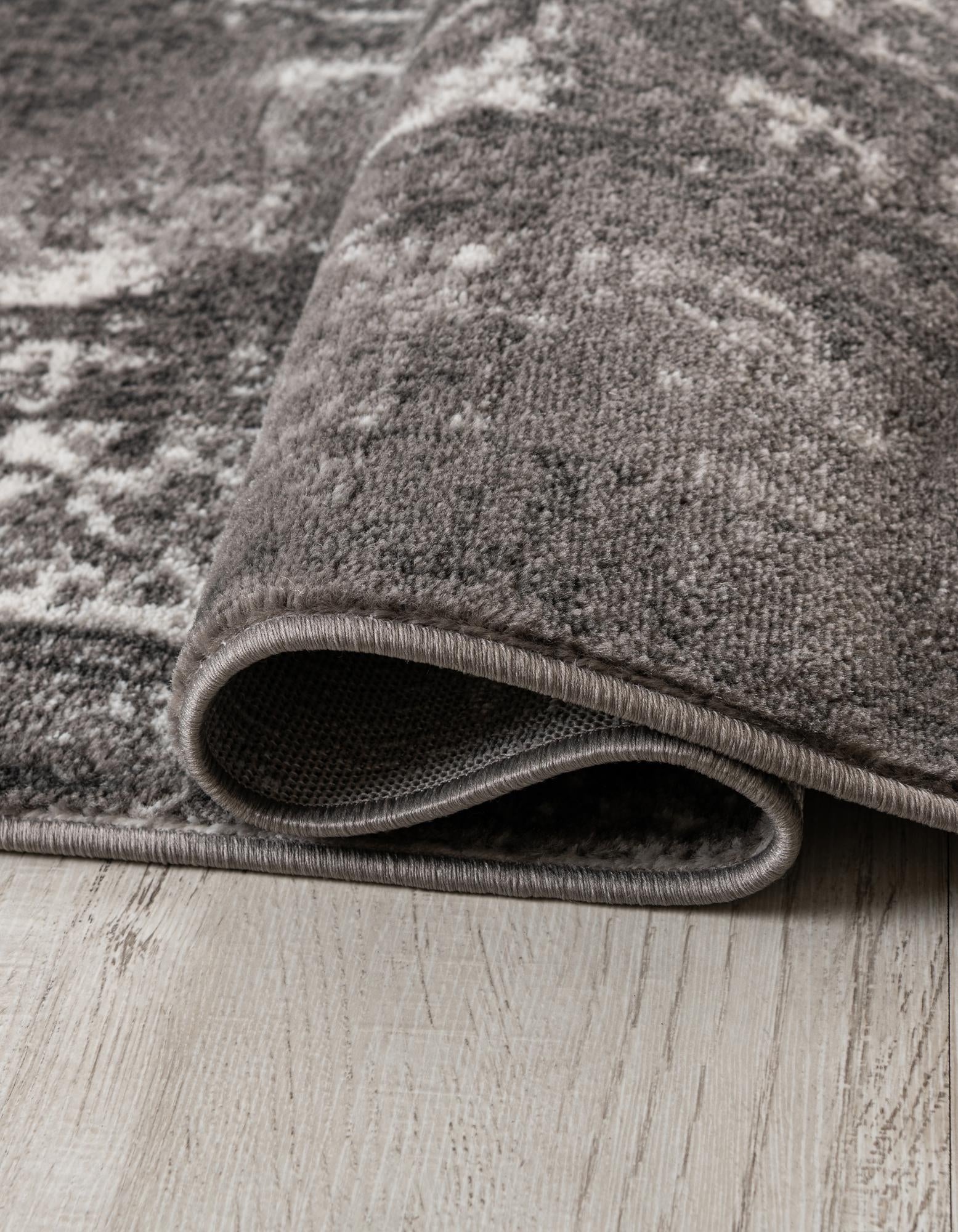 5' 3 x 8' Monte Carlo Rug