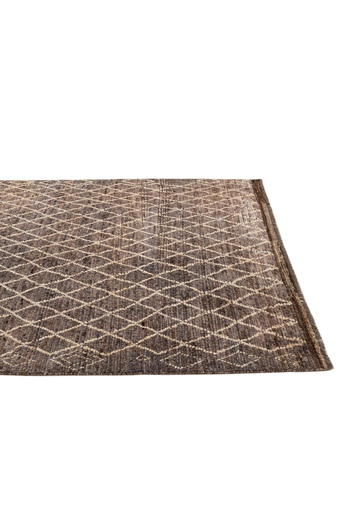 5' 9 x 8' 2 Hand Knotted Moroccan Wool Rug