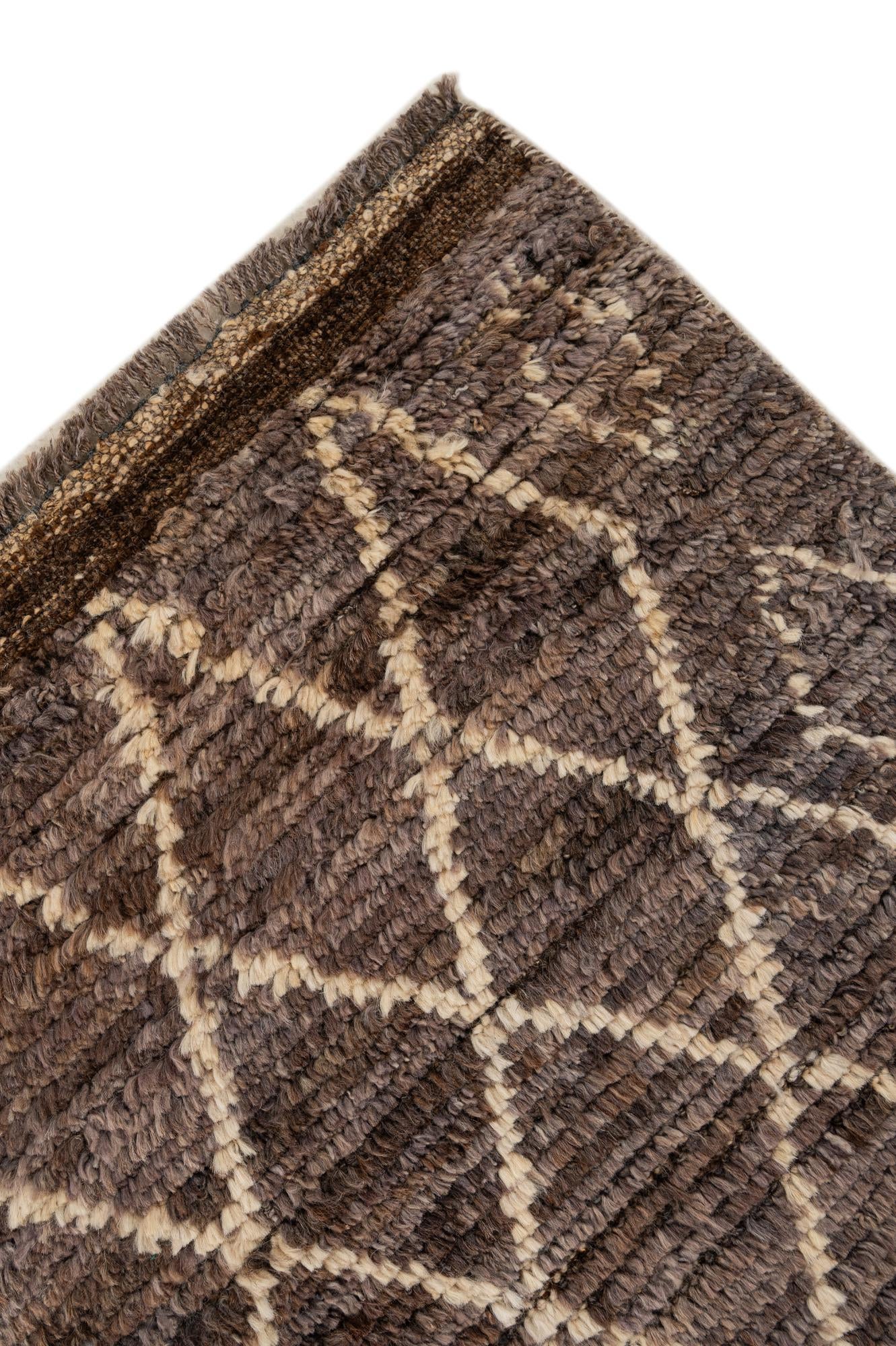 5' 9 x 8' 2 Hand Knotted Moroccan Wool Rug