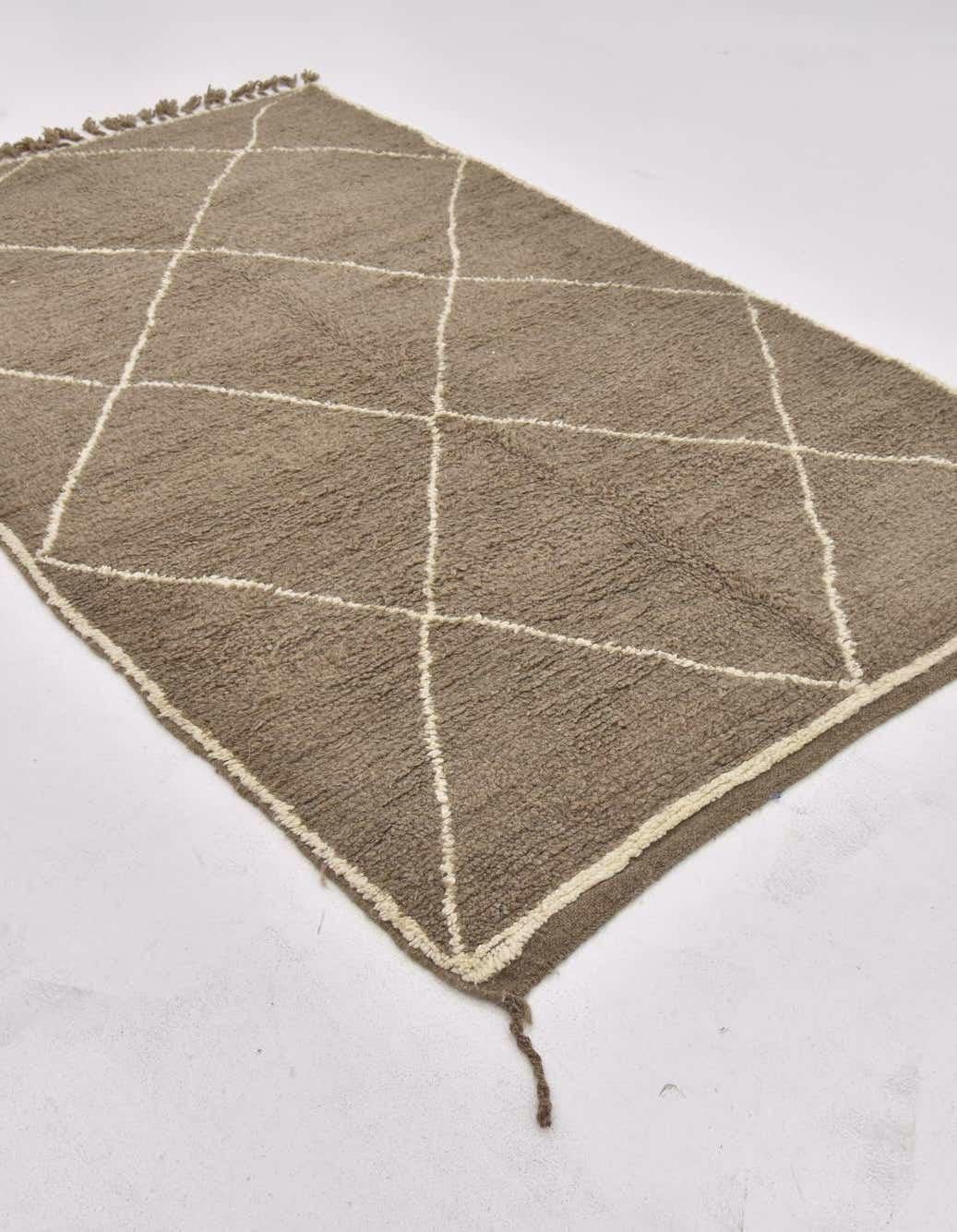 5' 3 x 8' 8 Hand Knotted Moroccan Wool Rug