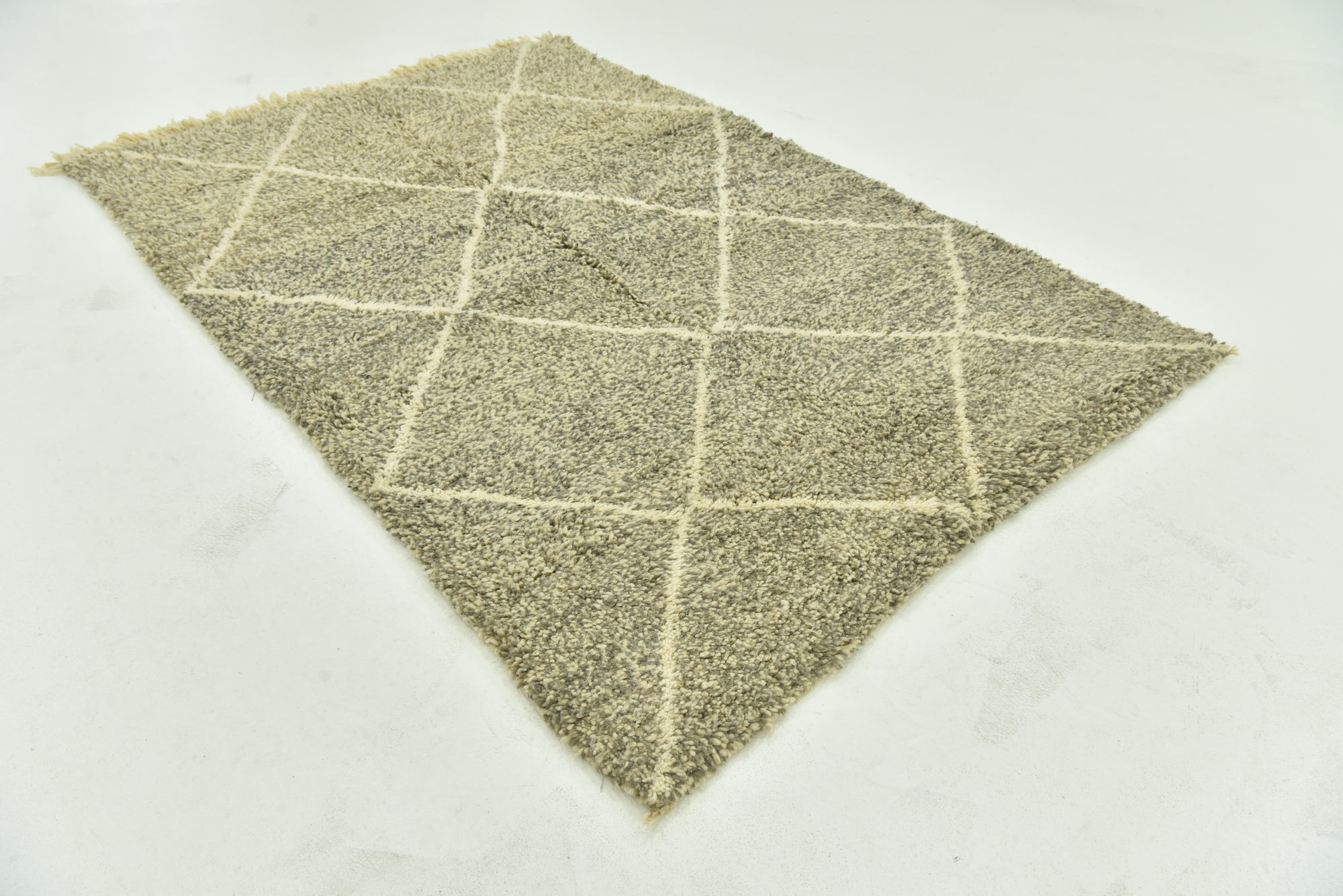 5' 6 x 8' 4 Hand Knotted Moroccan Wool Rug