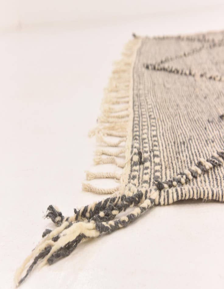 Detail image of 6' 8 x 9' 10  Hand Knotted Moroccan Wool Rug