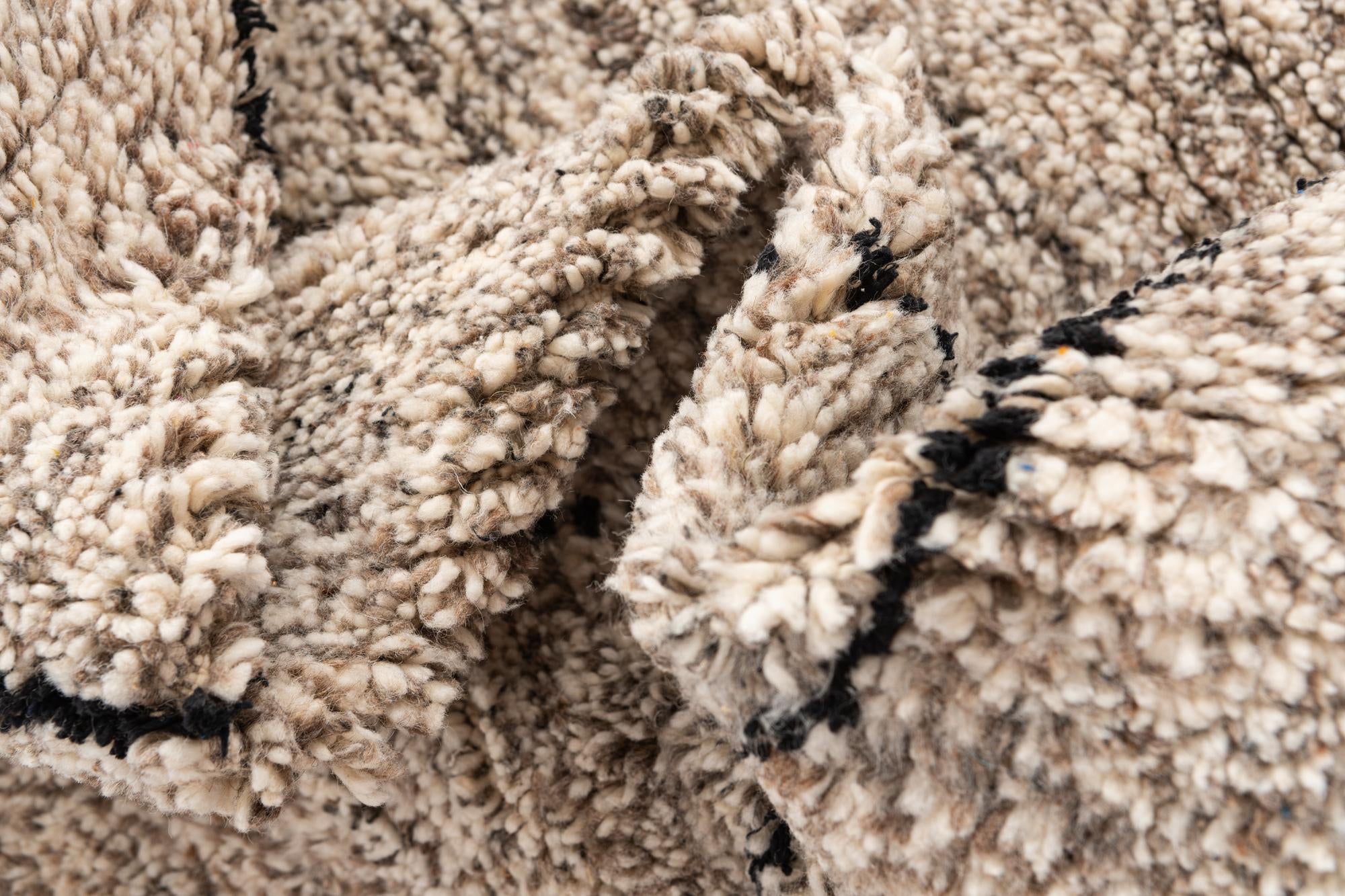 5' 5 x 8' 4 Hand Knotted Moroccan Wool Rug
