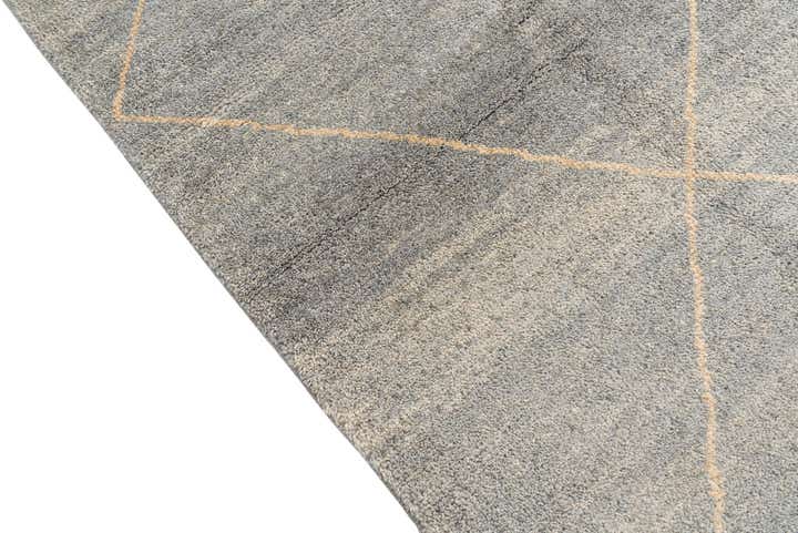 5' 7 x 8' Hand Knotted Moroccan Wool Rug