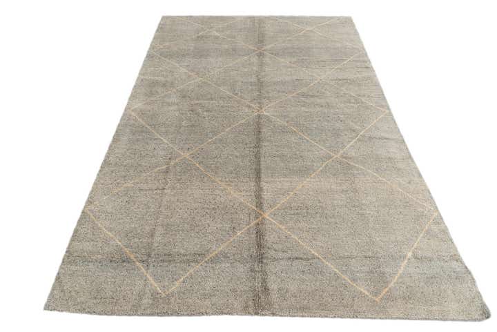 5' 7 x 8' 7 Hand Knotted Moroccan Wool Rug