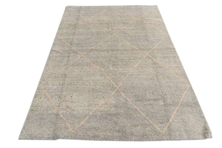 4' 7 x 6' 9 Hand Knotted Moroccan Wool Rug