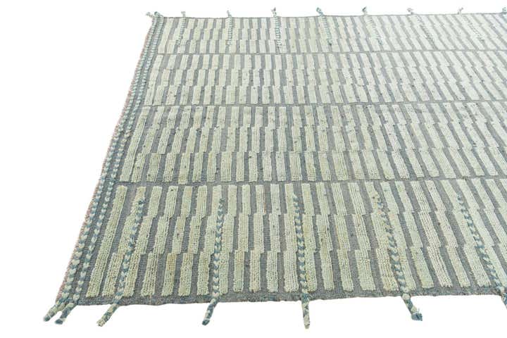 5' 9 x 8' 2 Hand Knotted Moroccan Wool Rug