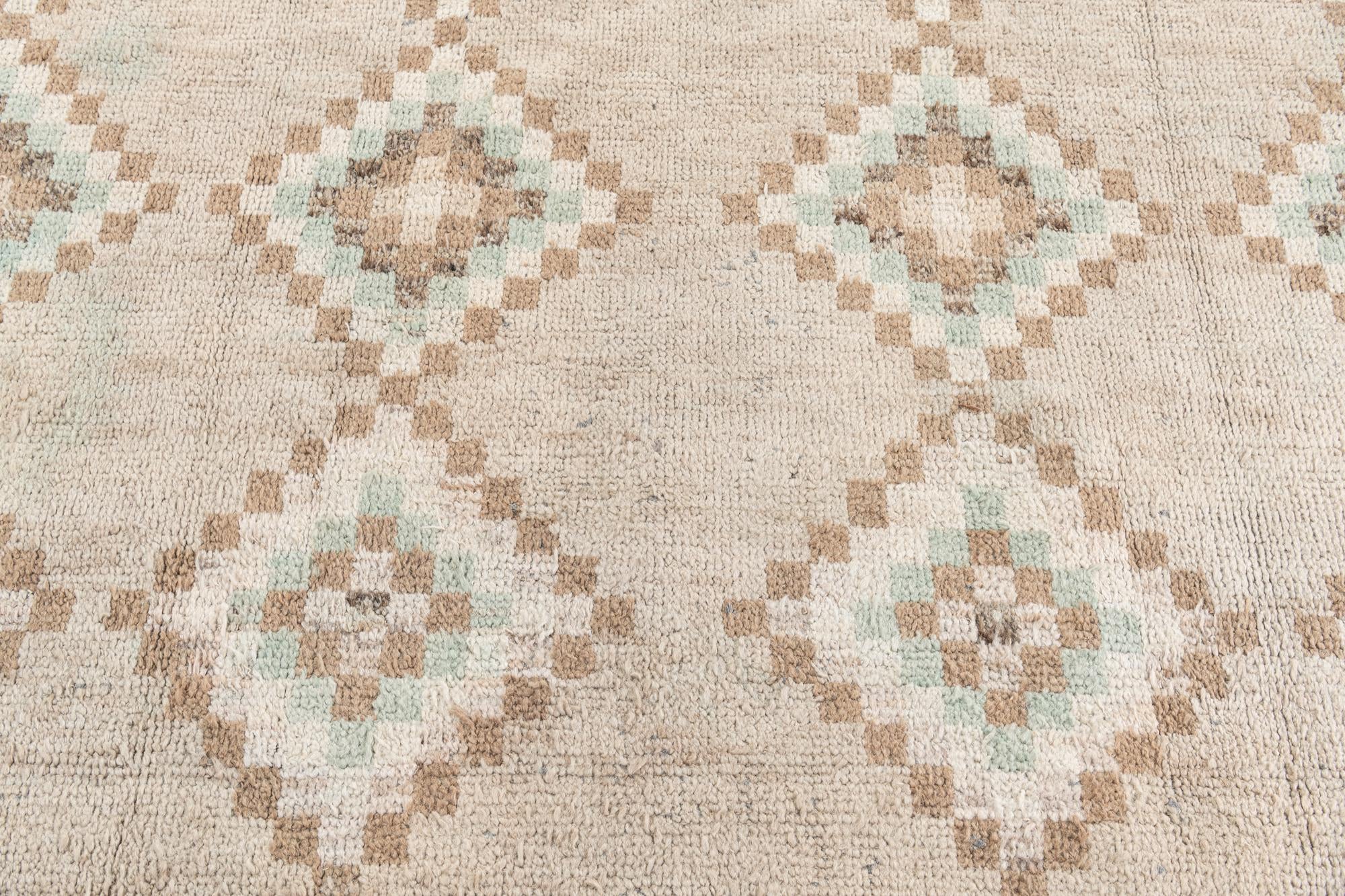 7' 9 x 10' 4 Hand Knotted Moroccan Wool Rug