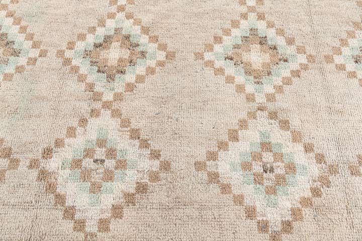 7' 9 x 10' 4 Hand Knotted Moroccan Wool Rug