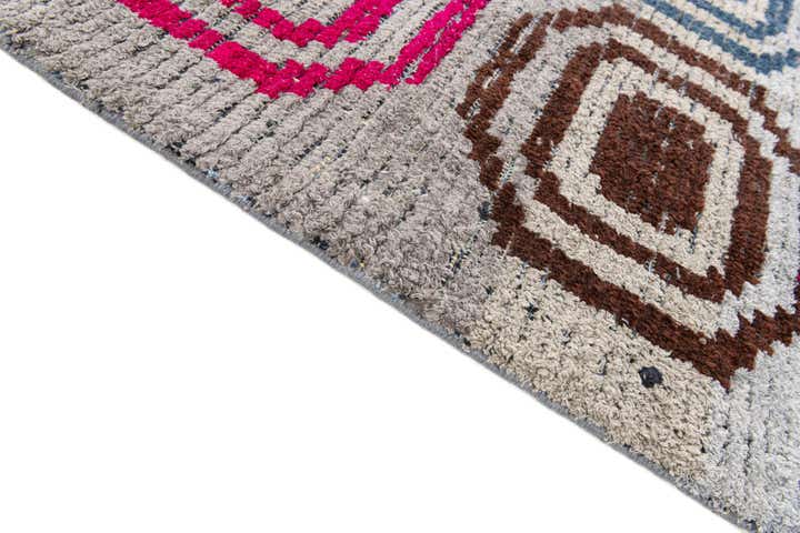 5' x 7' 8 Hand Knotted Moroccan Wool Rug