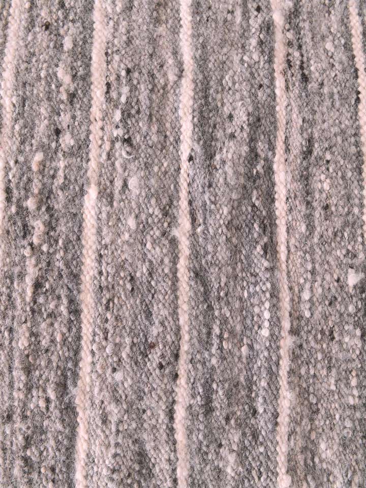 4' 9 x 6' 11 Hand Knotted Moroccan Wool Rug