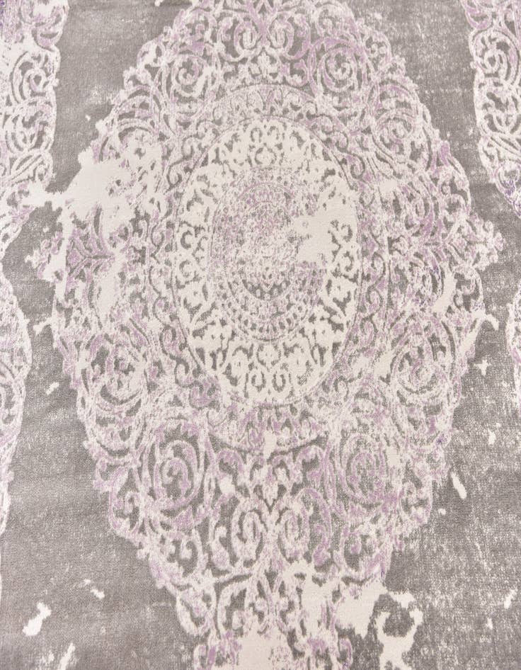 Detail image of 5' 2 x 7' 6 New Vintage Rug
