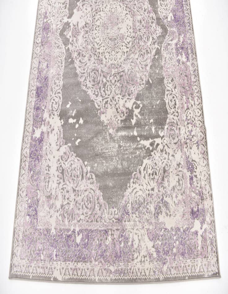 Detail image of 5' 2 x 7' 6 New Vintage Rug