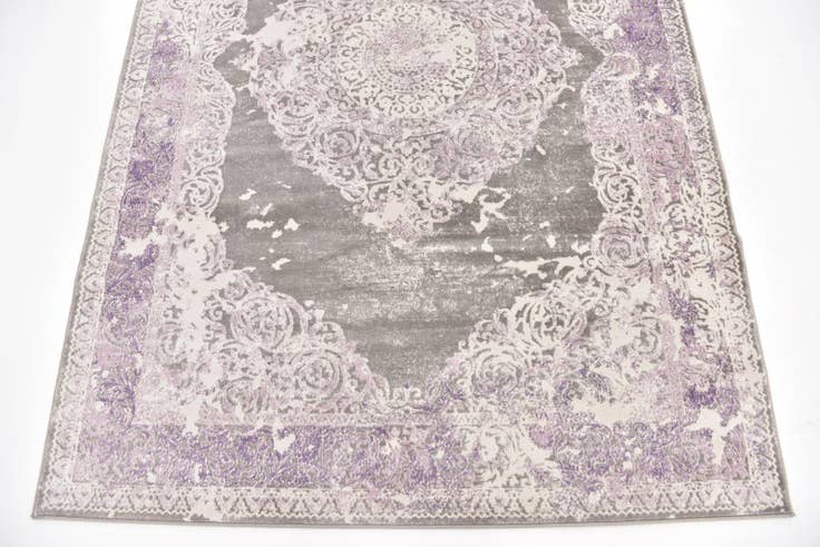 Detail image of 5' 2 x 7' 6 New Vintage Rug