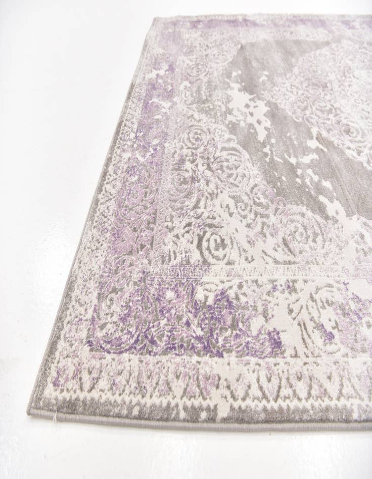 Detail image of 5' 2 x 7' 6 New Vintage Rug