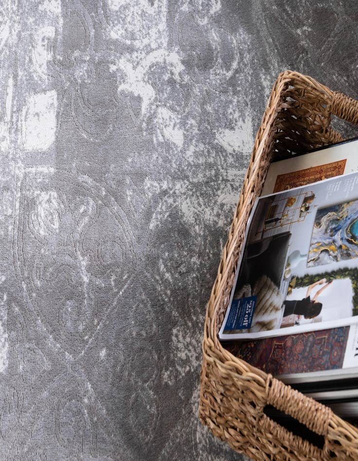 Detail image of 7' x 10' New Vintage Rug