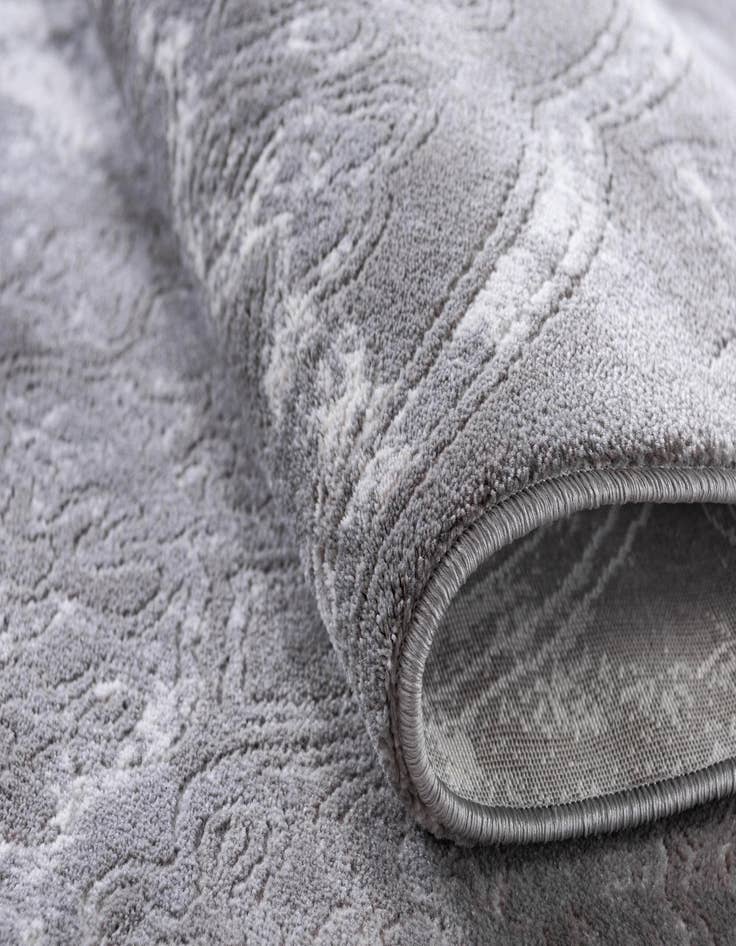 Detail image of 7' x 10' New Vintage Rug