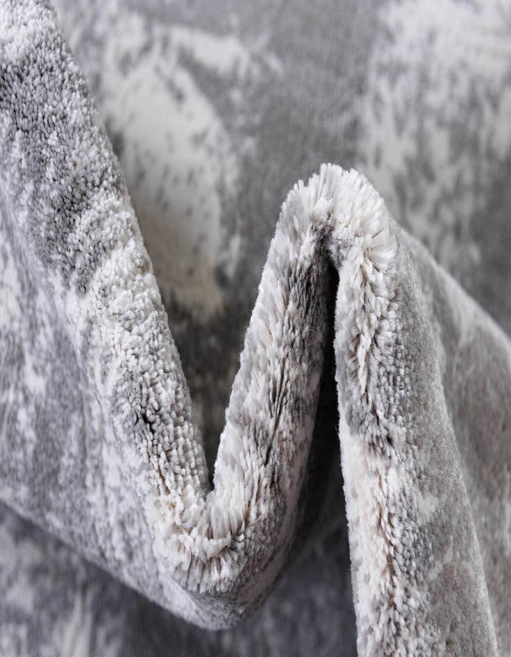 Detail image of 7' x 10' New Vintage Rug