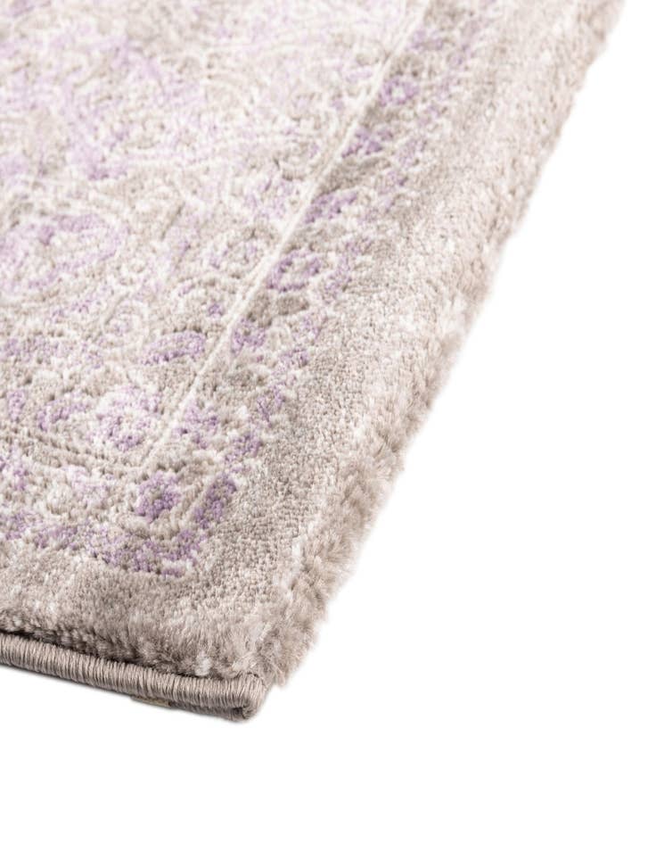 Detail image of 5' x 7' 7 New Vintage Rug