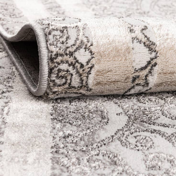 Detail image of 5' 3 x 7' 7 New Vintage Rug