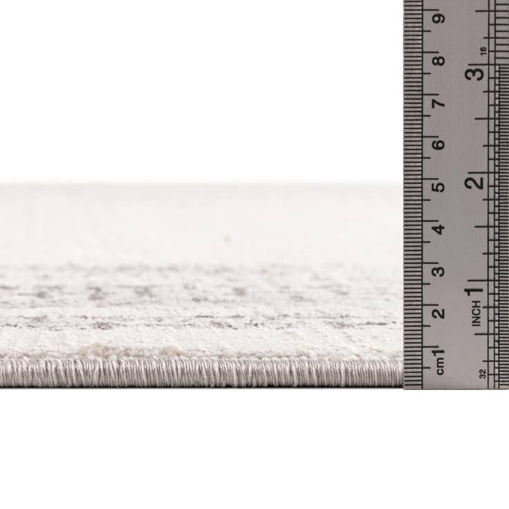 Detail image of 5' 3 x 7' 7 New Vintage Rug