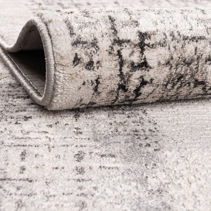 Detail image of 5' 3 x 7' 7 New Vintage Rug