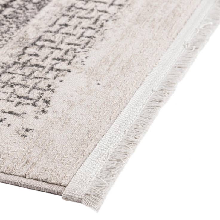 Detail image of 5' 3 x 7' 7 New Vintage Rug
