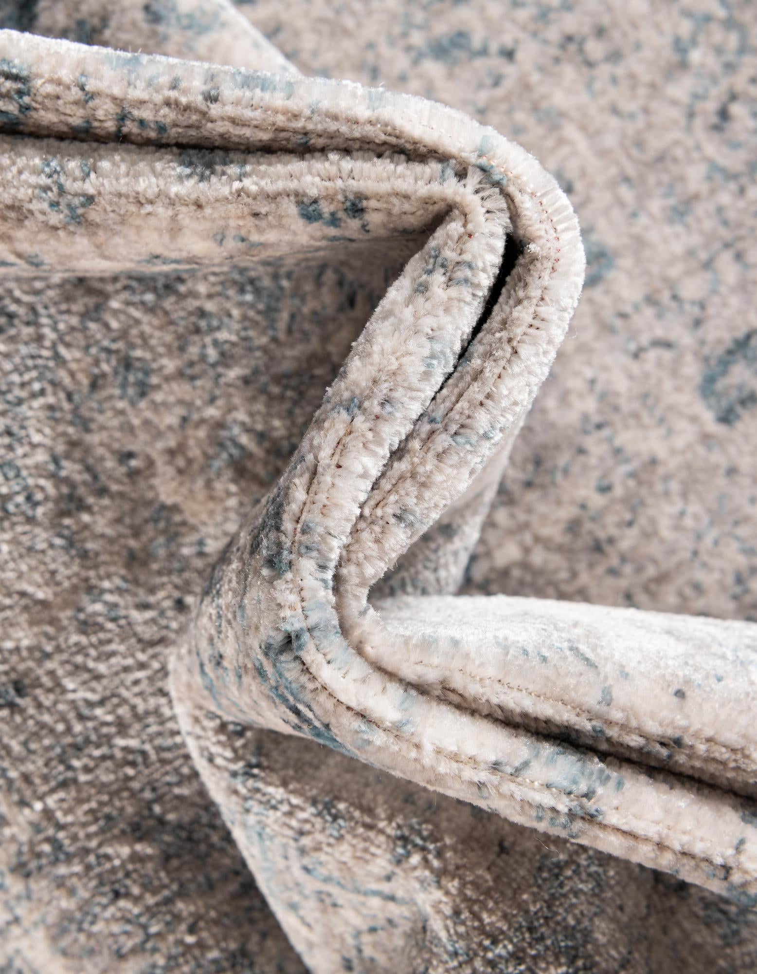 2' 2 x 3' Noble Rug