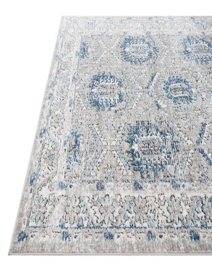 Detail image of 5' 4 x 7' 4 Nyla Rug