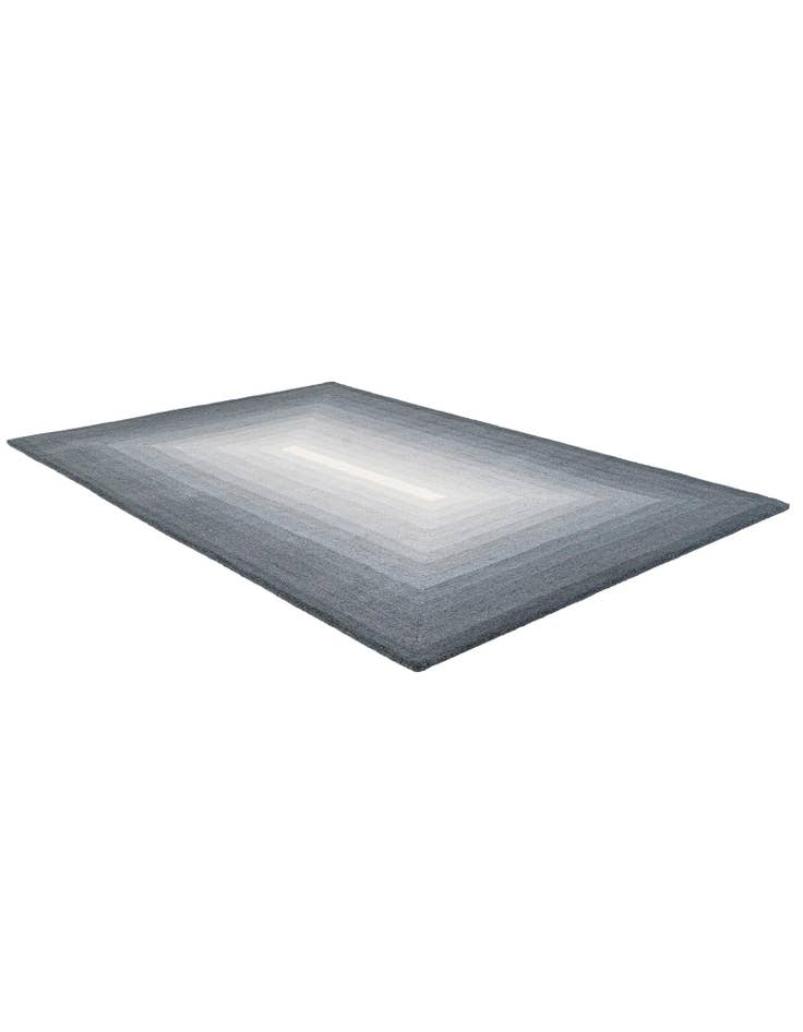 Detail image of 4' 1 x 6' 1 Ombre Wool Rug