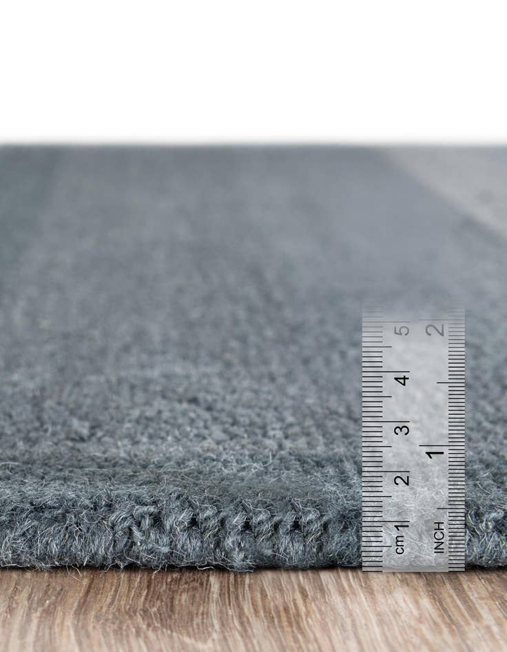 Detail image of 5' 1 x 8' Ombre Wool Rug