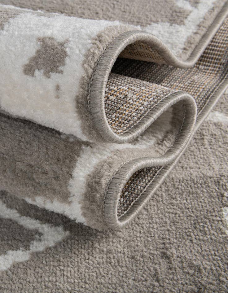 Detail image of 10' x 13' Oslo Rug
