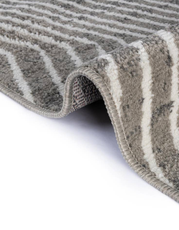 Detail image of 7' 10 x 10' Oslo Rug