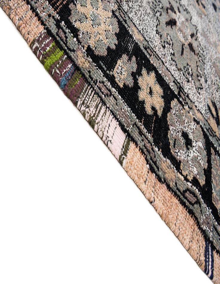 Detail image of 8' 1 x 9' 8 Hand Knotted Oushak Wool Rug