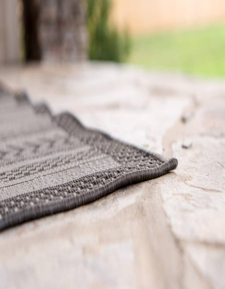 Detail image of 2' 2 x 3'  Washable Border Indoor / Outdoor Rug