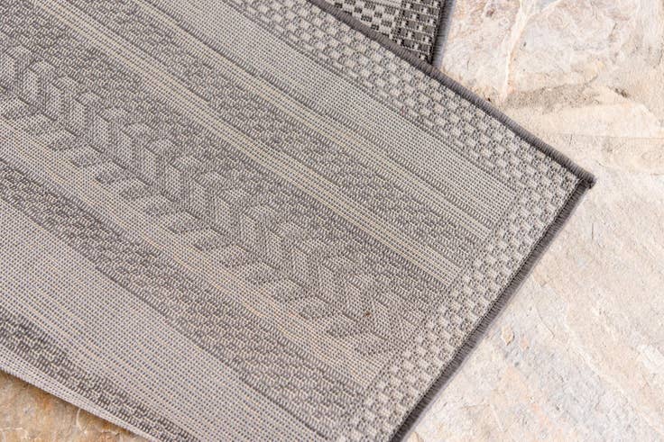 Detail image of 2' 2 x 3' Easy-Clean Border Indoor / Outdoor Rug
