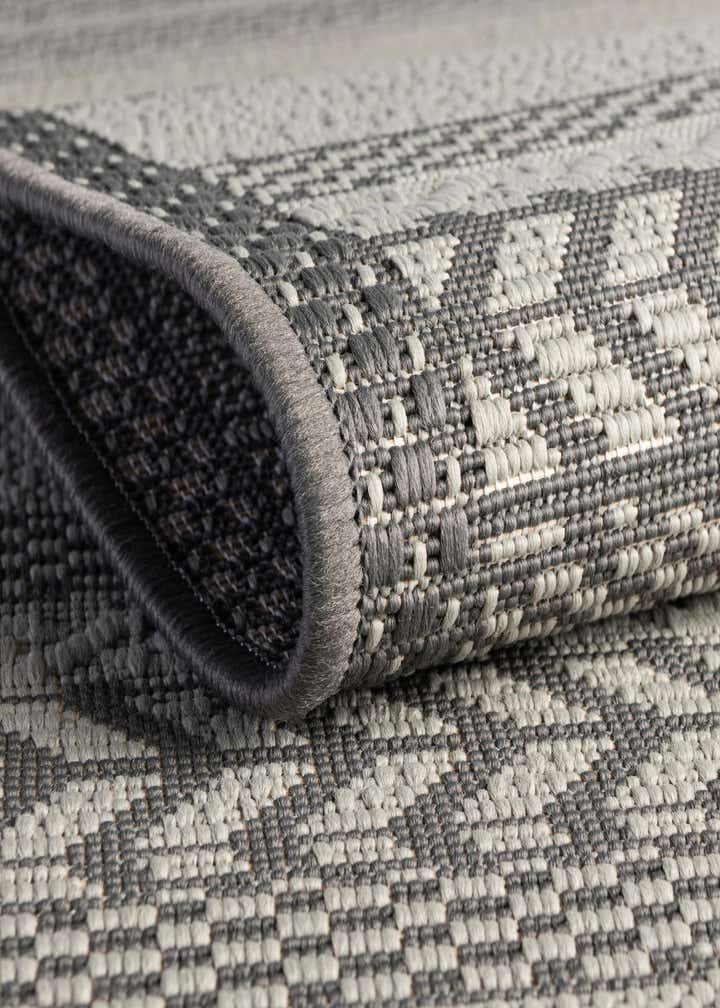 2' 2 x 3' Easy-Clean Border Indoor / Outdoor Rug