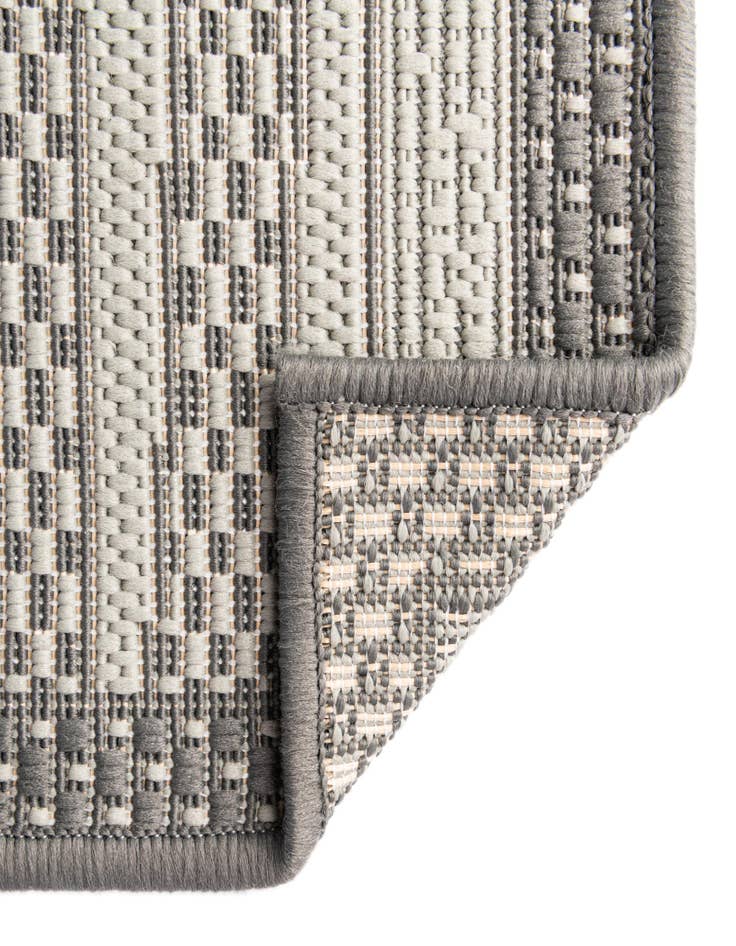 Detail image of 2' 2 x 3' Easy-Clean Border Indoor / Outdoor Rug