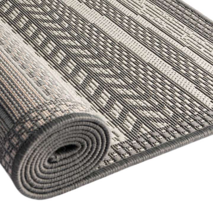 7' x 10' Easy-Clean Border Indoor / Outdoor Rug