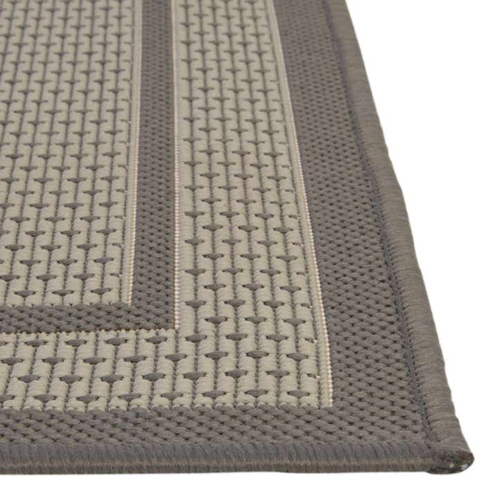 5' 3 x 8' Easy-Clean Border Indoor / Outdoor Rug