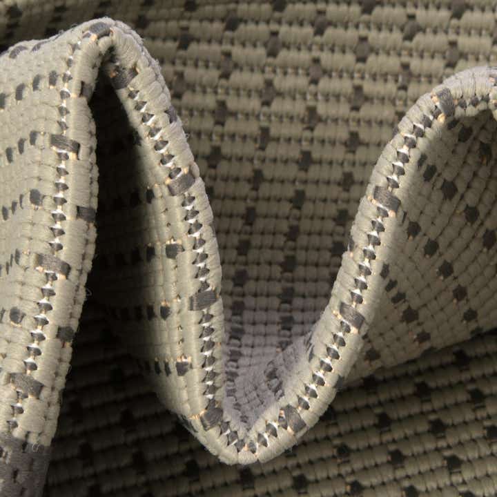 4' x 6' Easy-Clean Border Indoor / Outdoor Rug