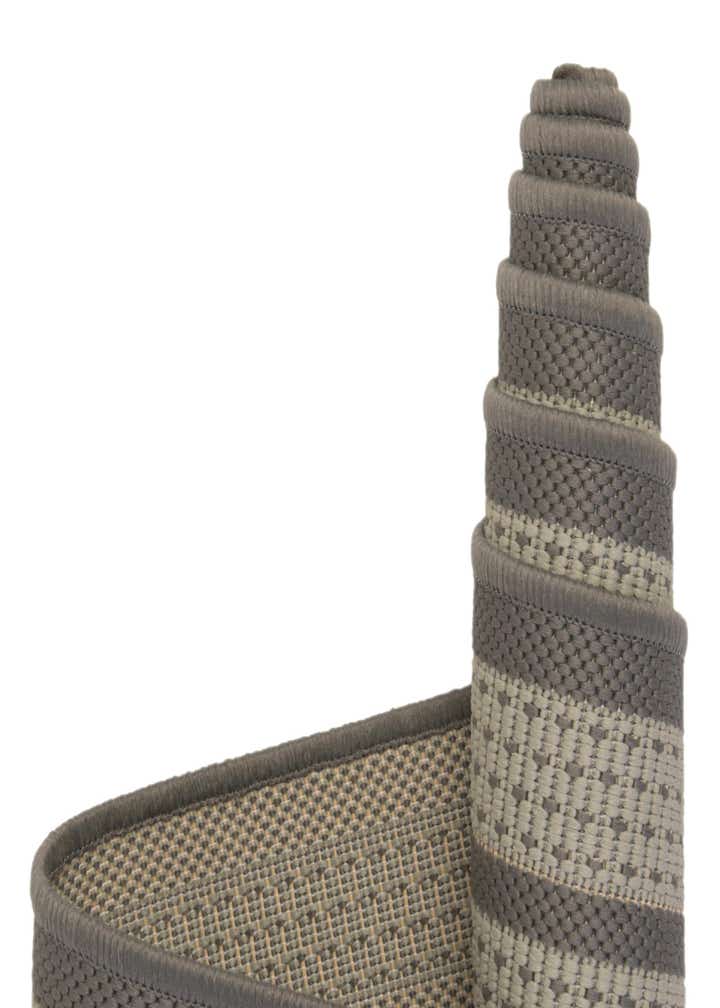 4' x 6' Easy-Clean Border Indoor / Outdoor Rug