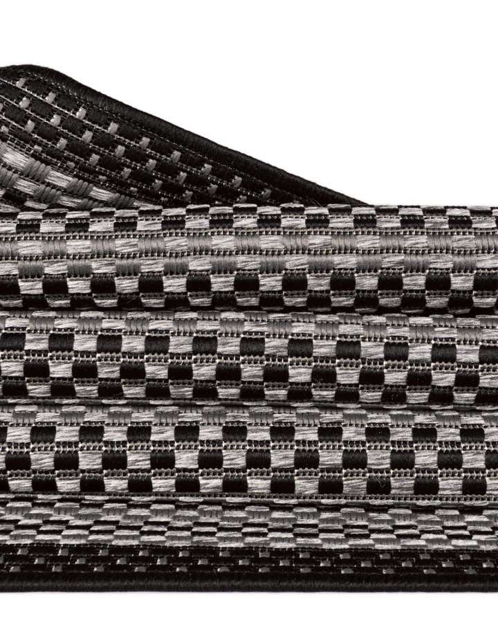 6' x 9' Easy-Clean Border Indoor / Outdoor Rug