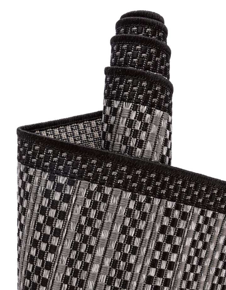 6' x 9' Easy-Clean Border Indoor / Outdoor Rug