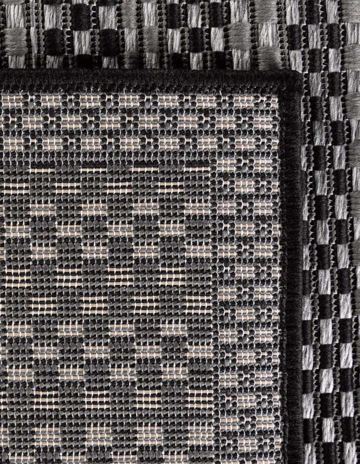 6' x 9' Easy-Clean Border Indoor / Outdoor Rug